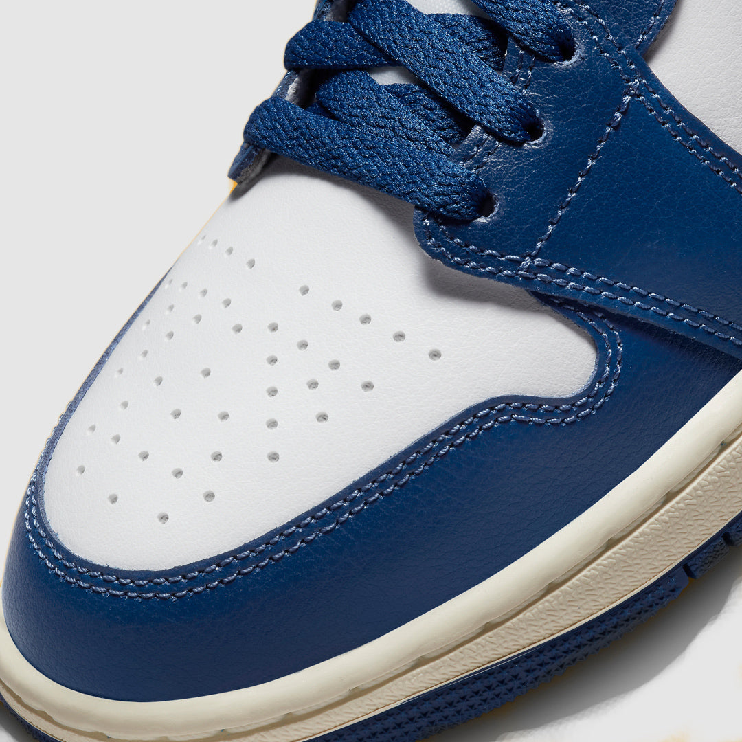 Air Jordan 1 Mid French Blue (W)
