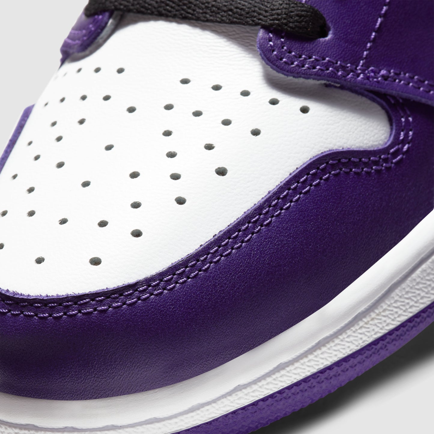 Air Jordan 1 Retro High OG Court Purple