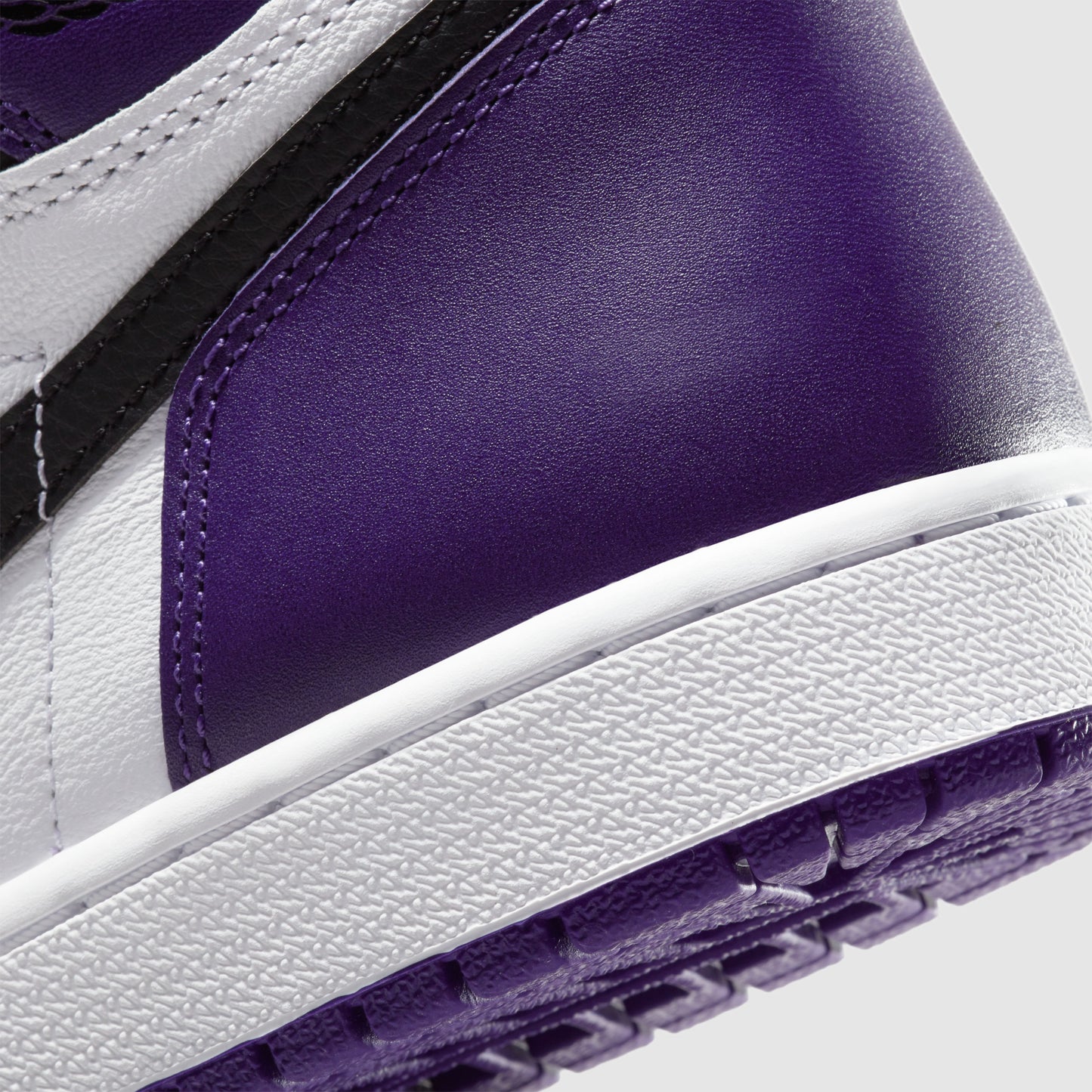 Air Jordan 1 Retro High OG Court Purple