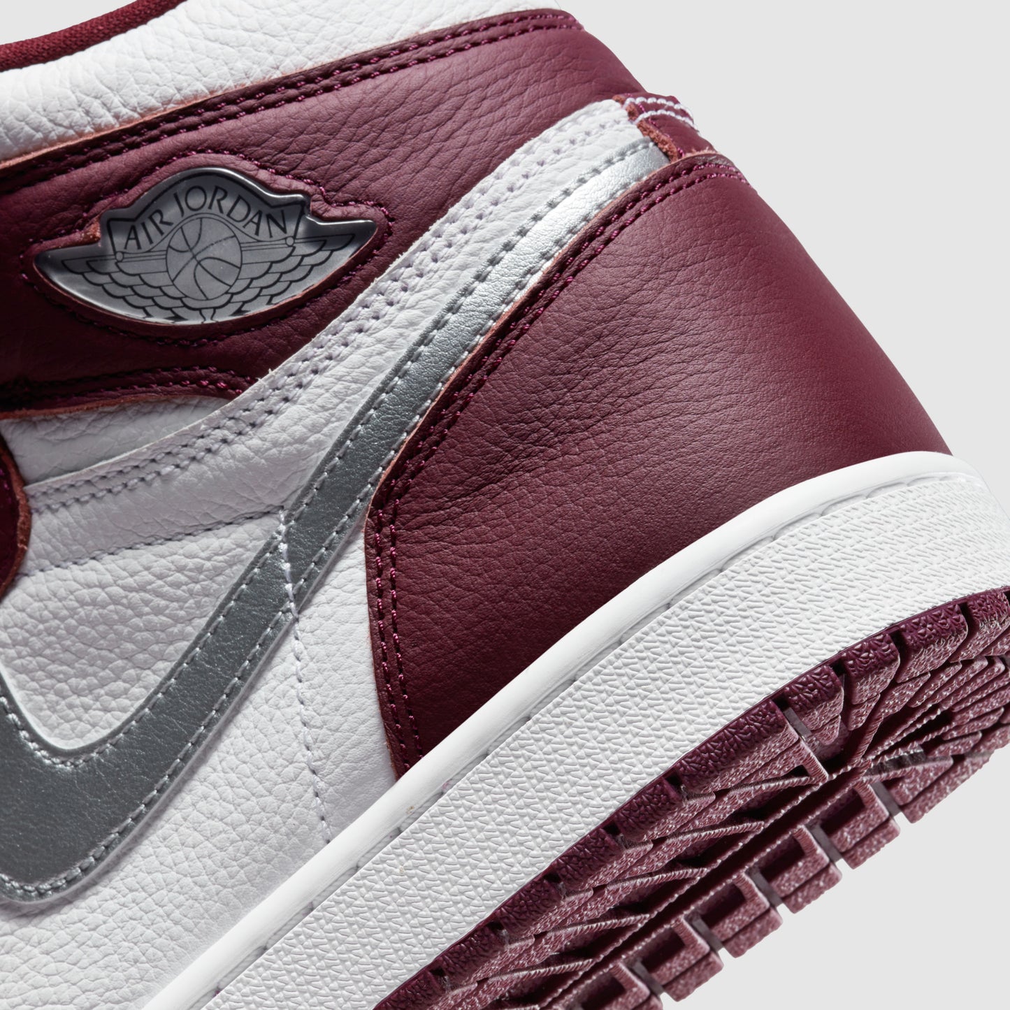 Air Jordan 1 Retro High OG Bordeaux