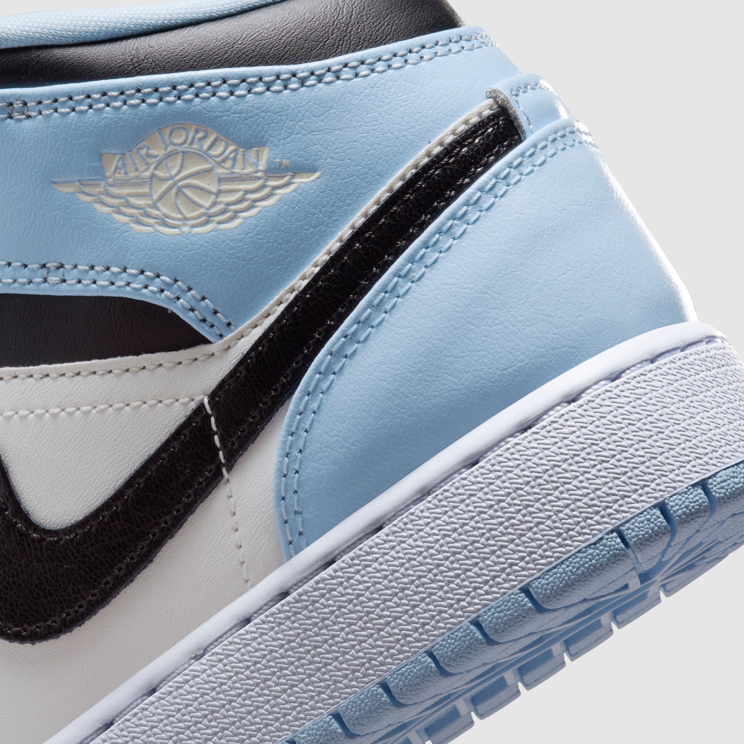 Air Jordan 1 Mid Ice Blue (2022) (GS)