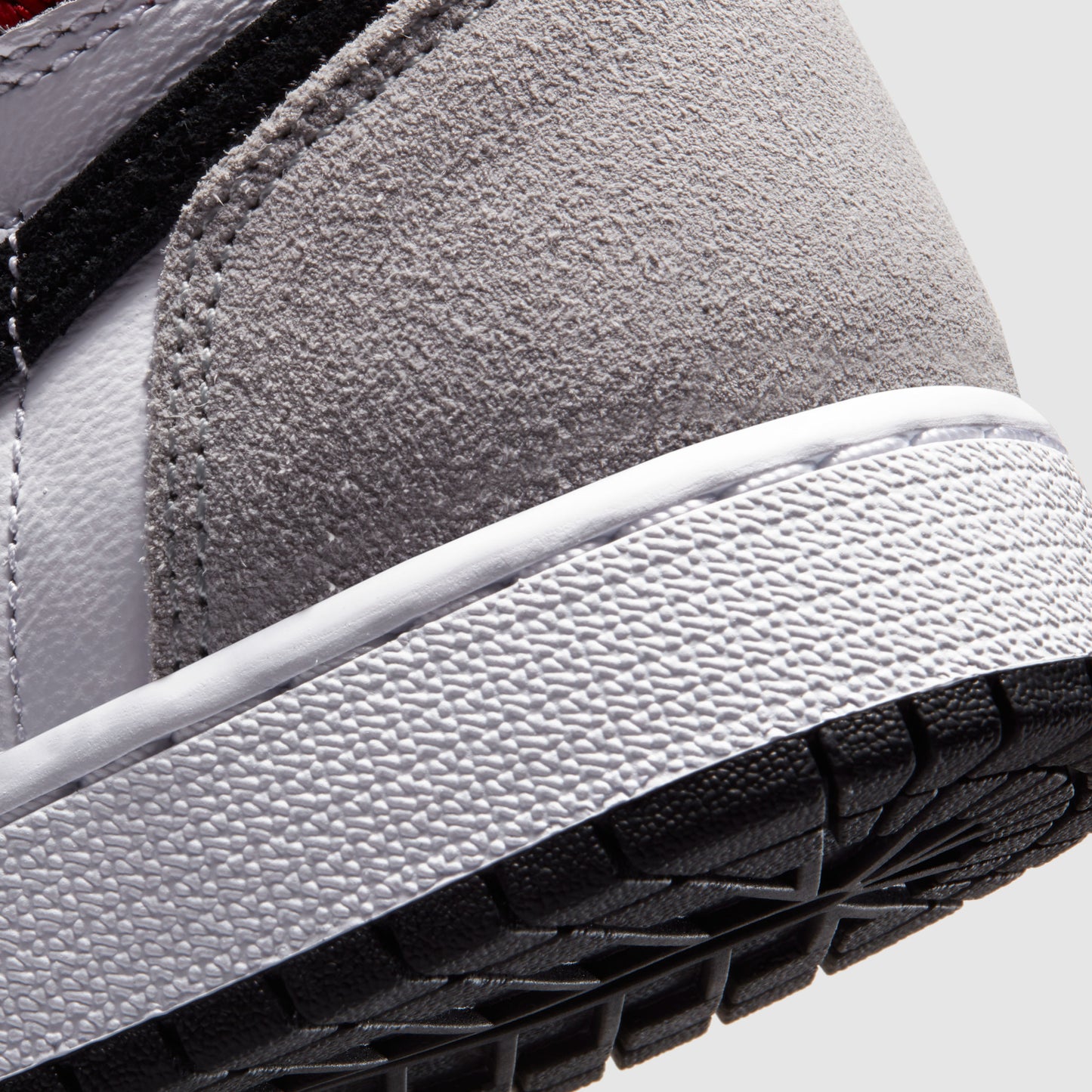 Air Jordan 1 Retro High OG Smoke Grey (GS)