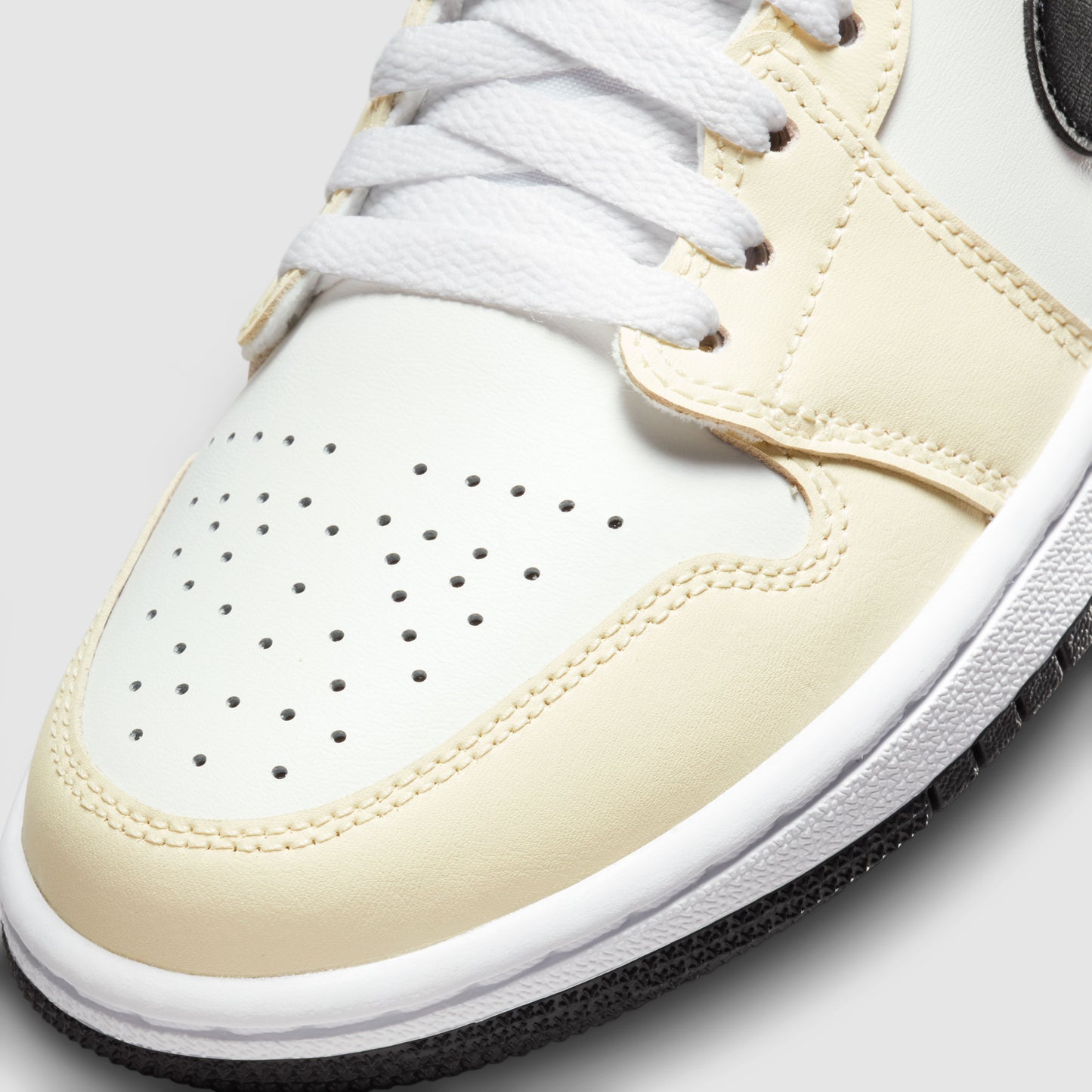 Air Jordan 1 Mid Coconut Milk (W)
