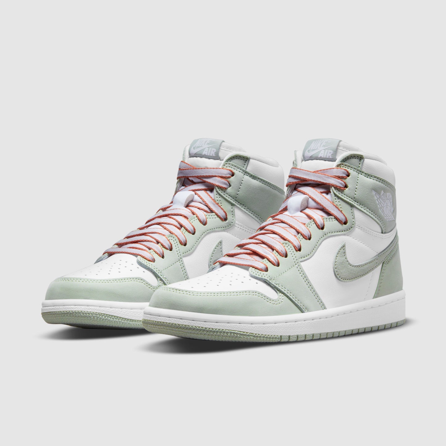 Air Jordan 1 Retro High OG Seafoam