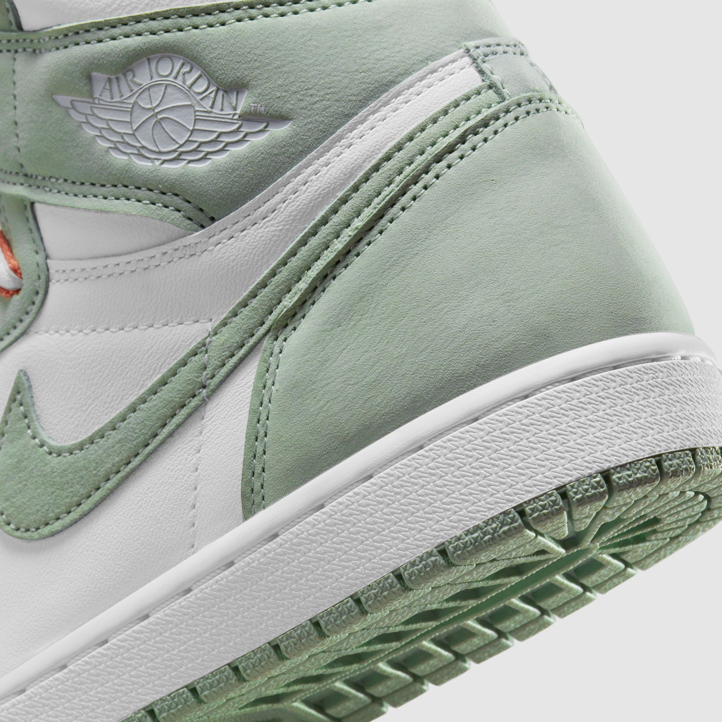 Air Jordan 1 Retro High OG Seafoam