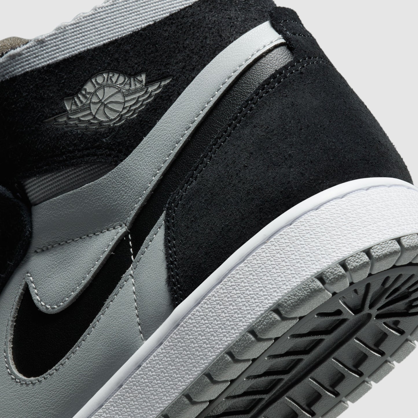 Air Jordan 1 High Zoom CMFT Smoke Grey
