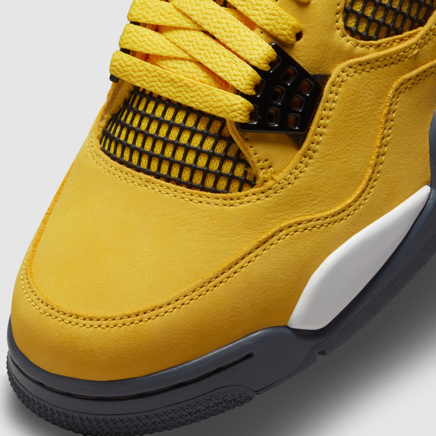 Air Jordan 4 Retro Lightning (2021)