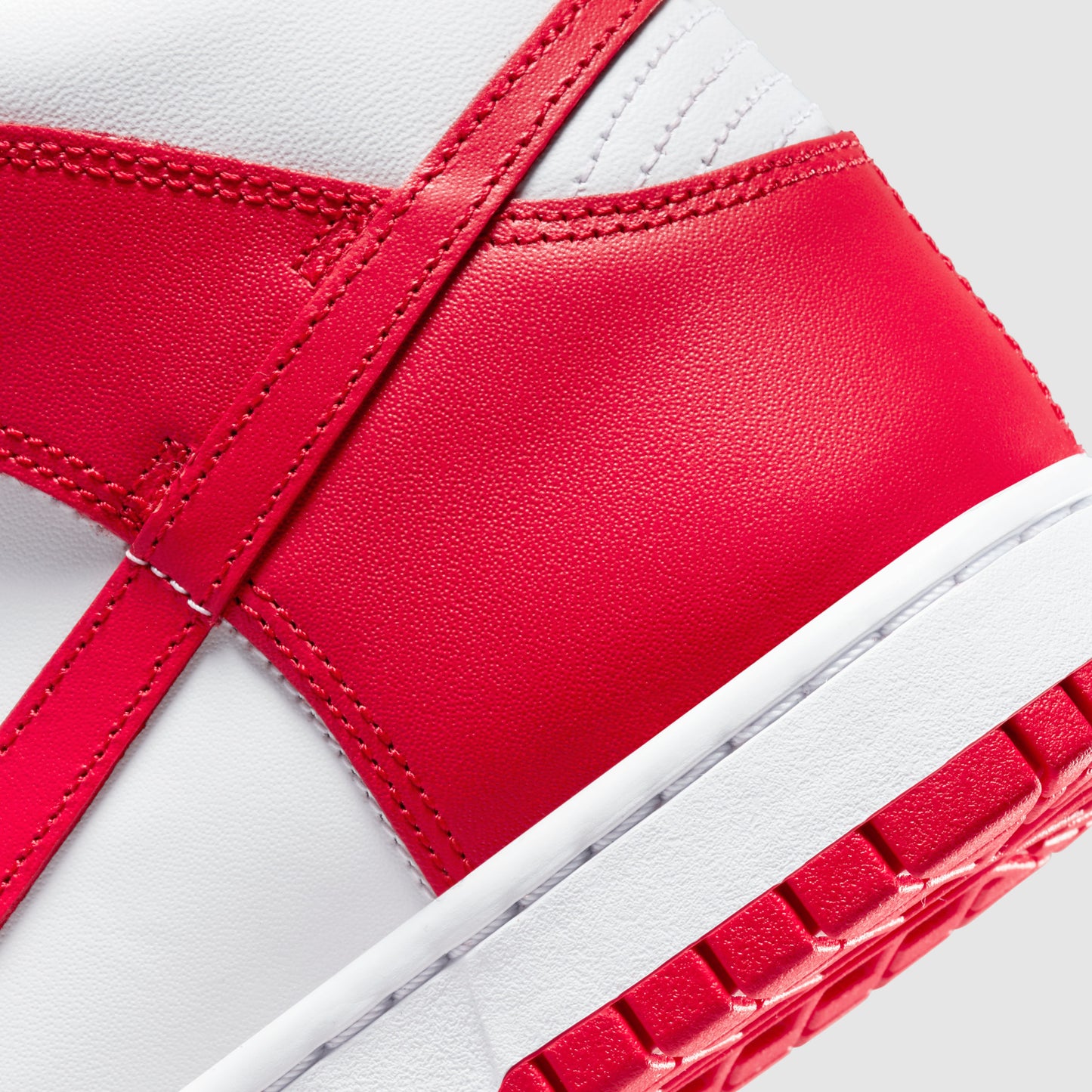 Nike Dunk High Gym Red