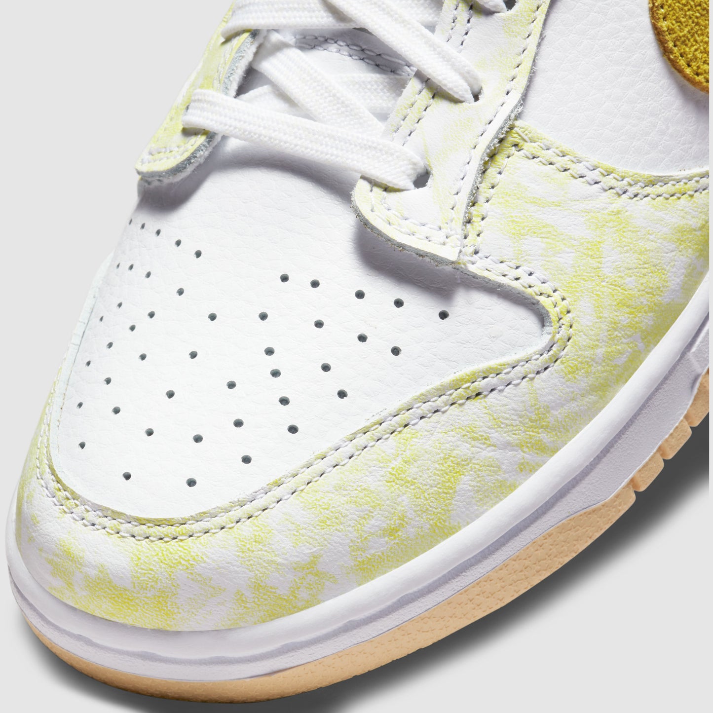 Nike Dunk Low Yellow Strike (W)