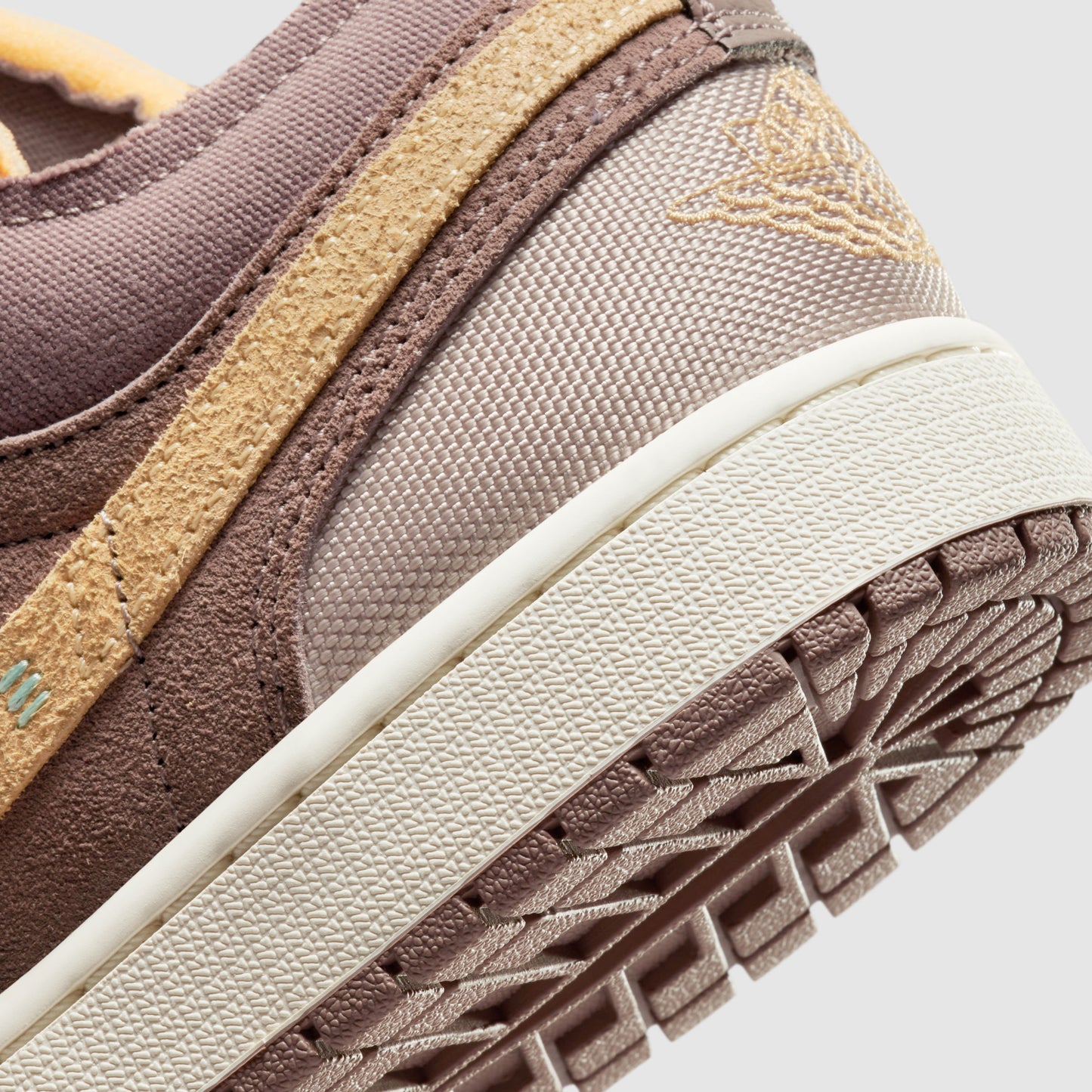 Air Jordan 1 Low SE Craft Taupe Haze