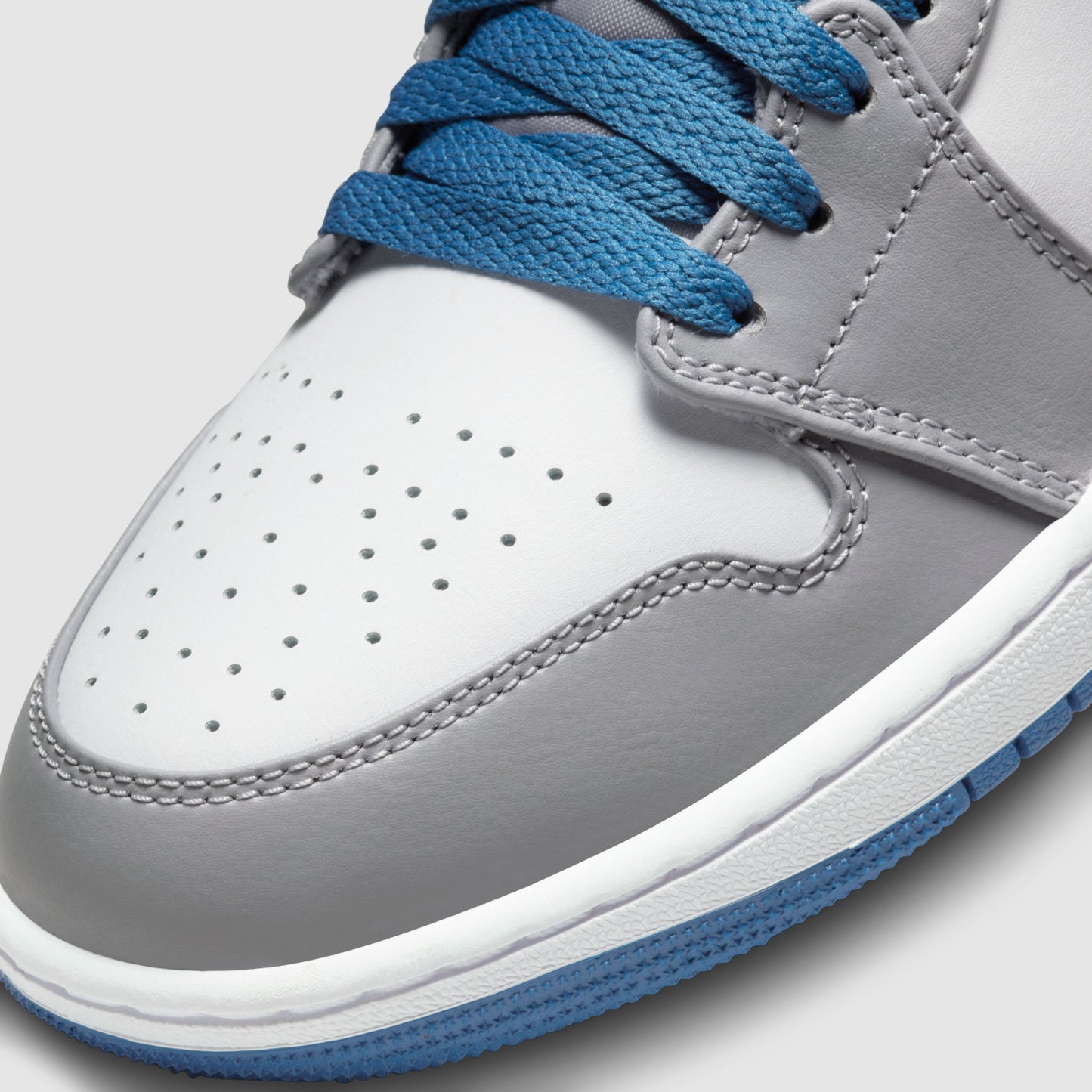 Air Jordan 1 Mid True Blue
