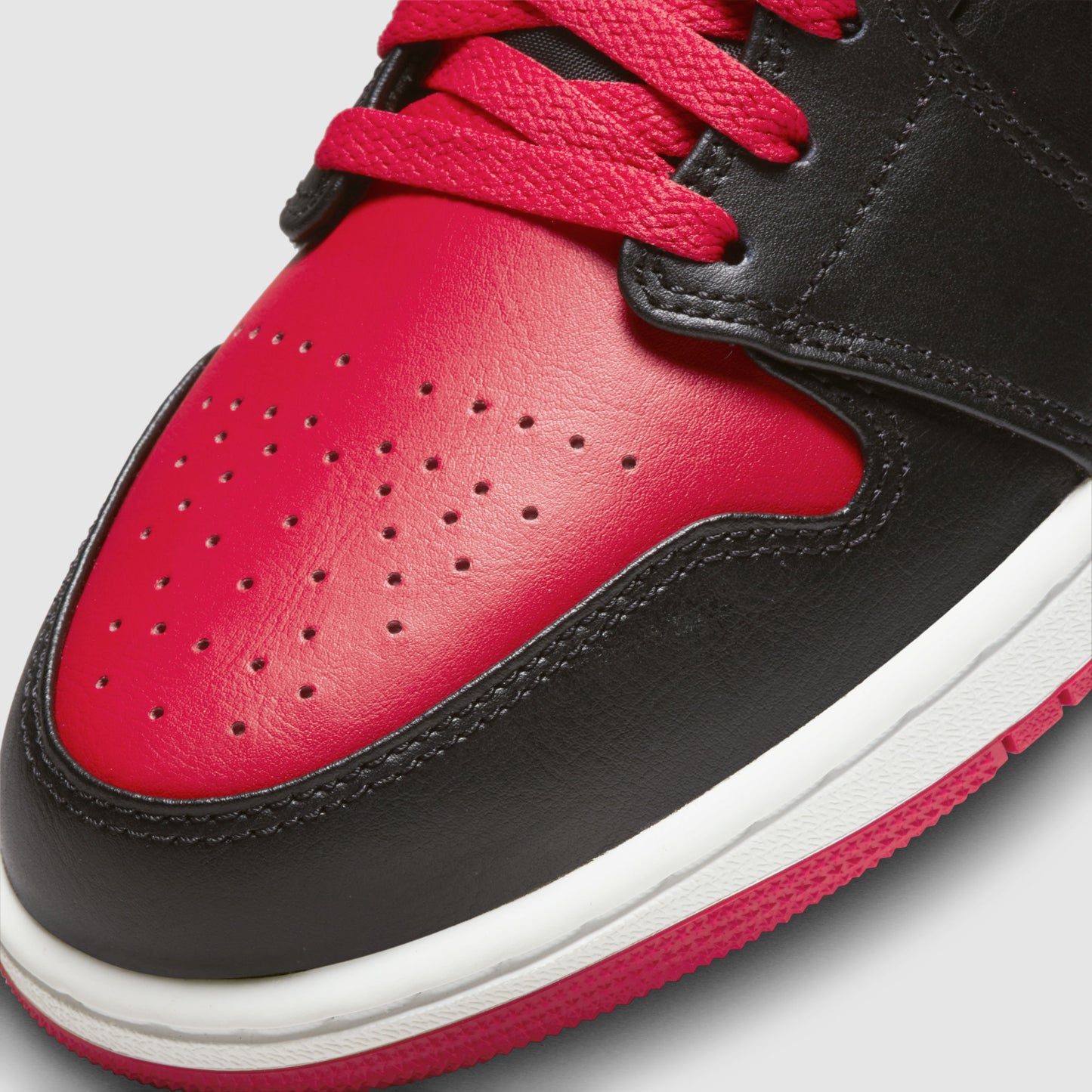 Air Jordan 1 Mid Fire Red
