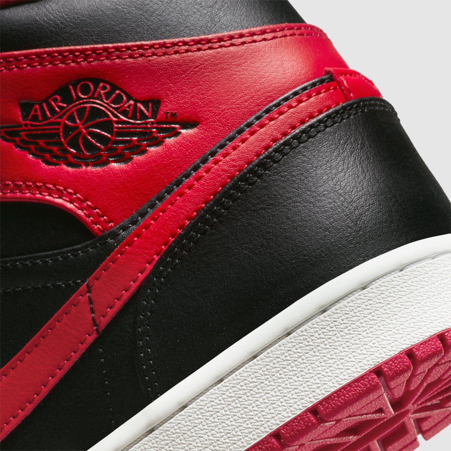 Air Jordan 1 Mid Fire Red