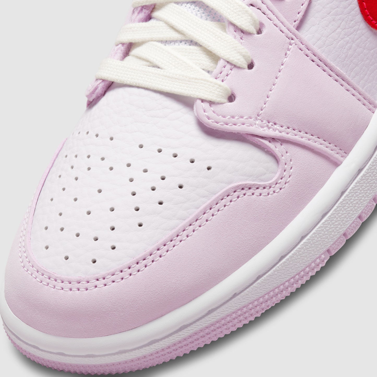 Air Jordan 1 Mid Valentines Day (W)