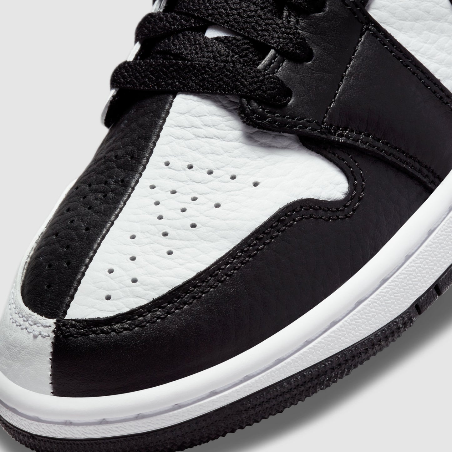 Air Jordan 1 Mid Homage Black (W)