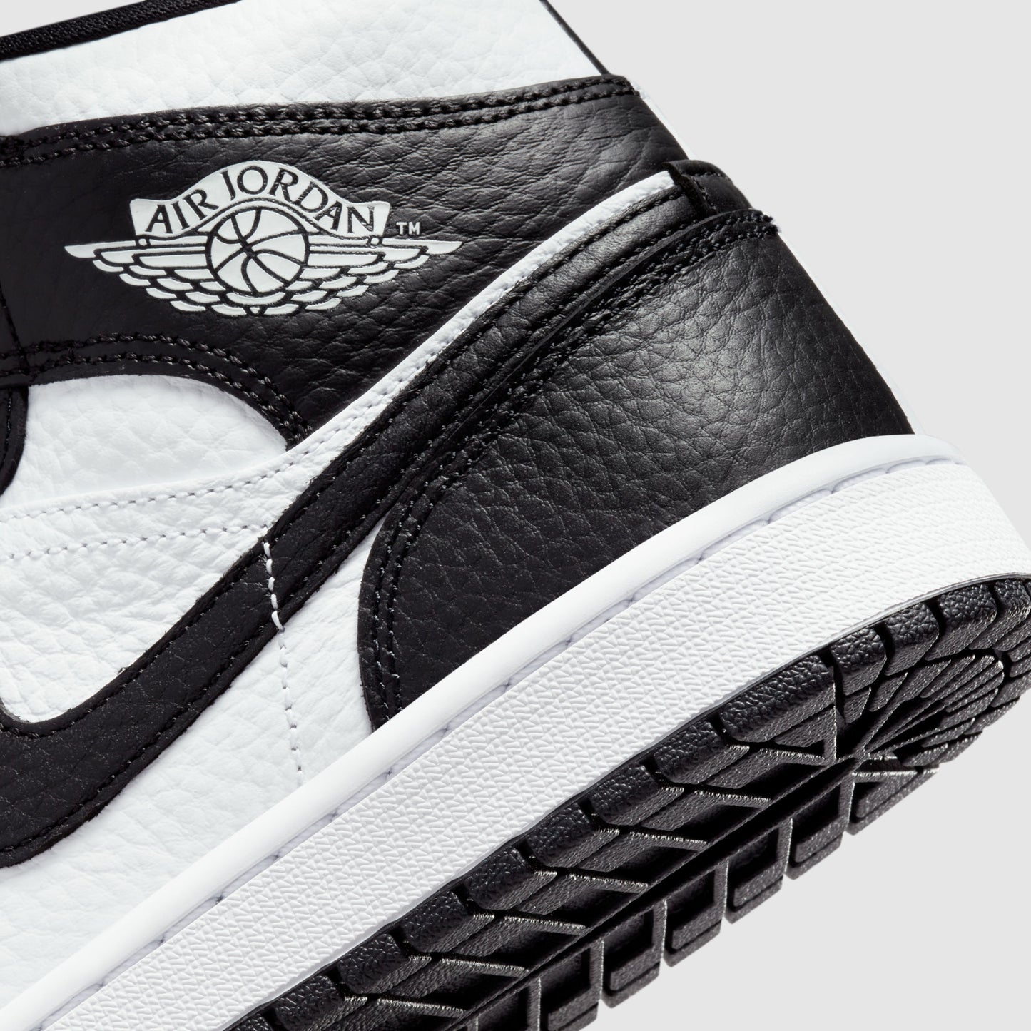 Air Jordan 1 Mid Homage Black (W)
