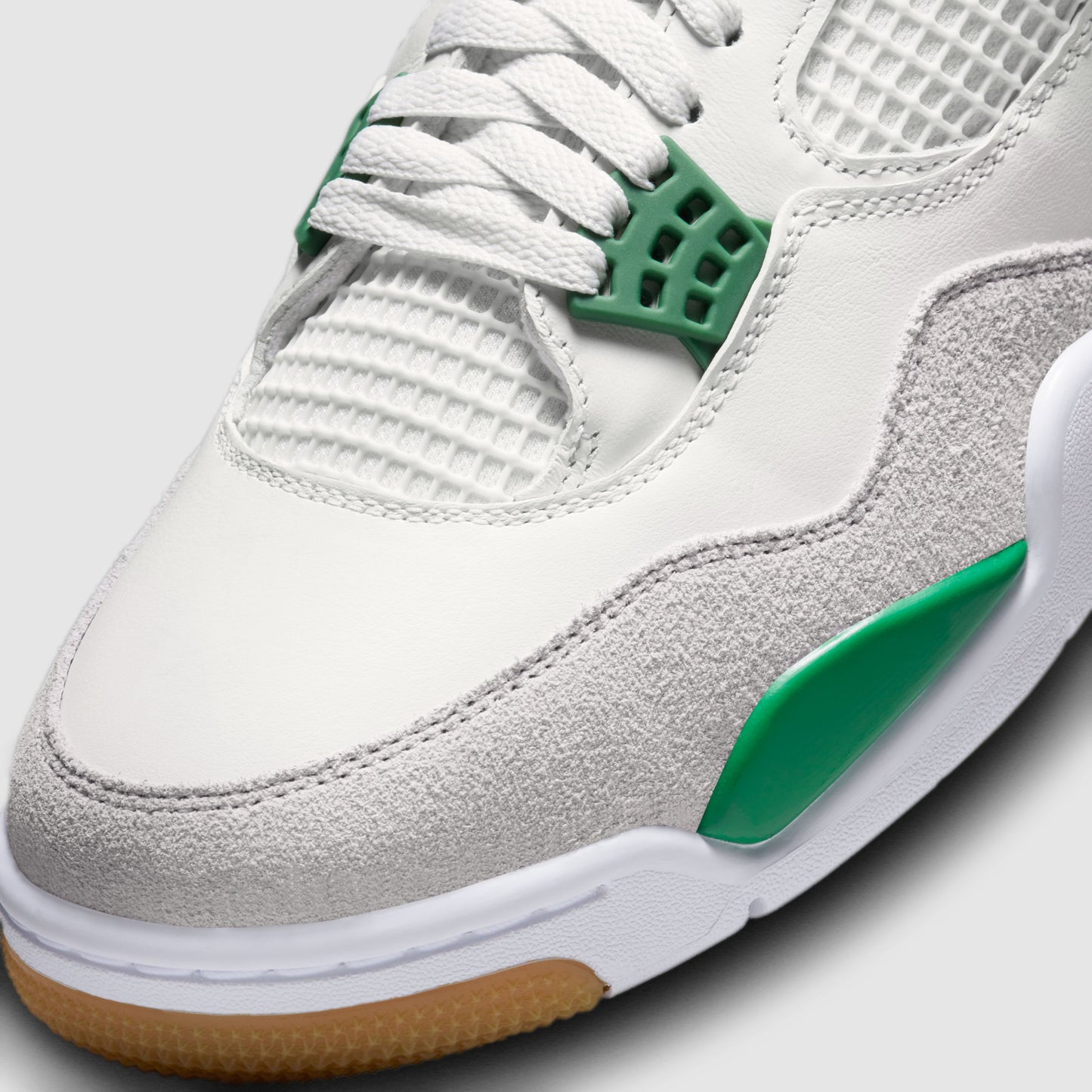 Air Jordan 4 Retro SB Pine Green