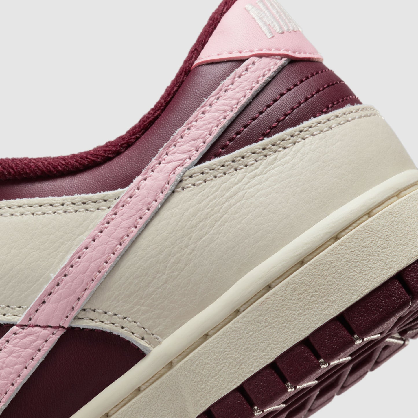 Nike Dunk Low Valentines Day (2023)