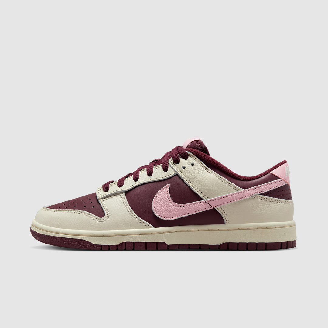 Nike Dunk Low Valentines Day (2023)