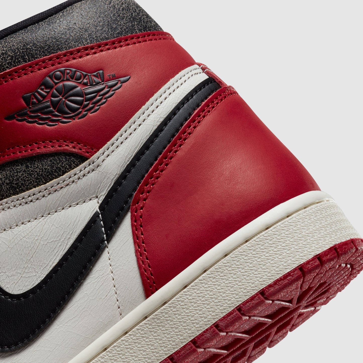 Air Jordan 1 Retro High OG Chicago Lost and Found